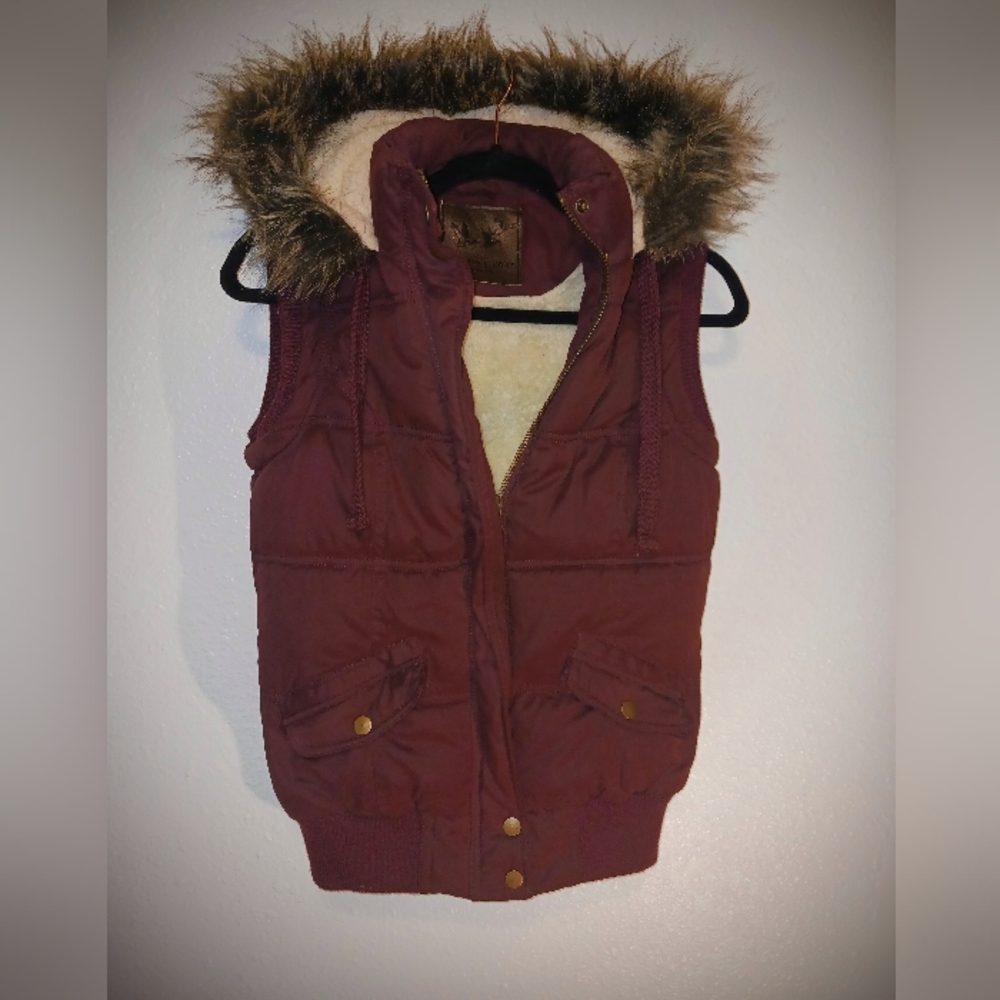 Hudson & Rose Burgundy Hooded Down Vest w/ Shearling Lining  Size UK 8  US 4